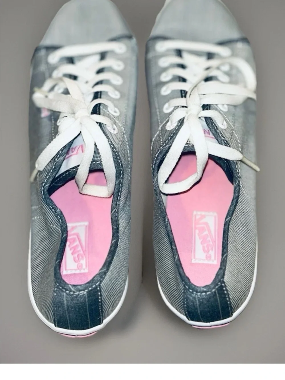 Vans Women's 11 Gray Canvas Lace Up Sneakers Pink Sole Low Top Atwood Skater Sho